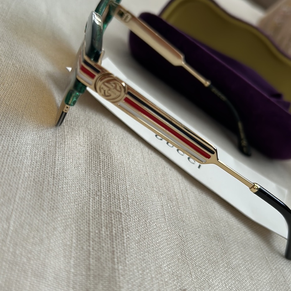Gucci Sunglasses - Picture 3 of 9